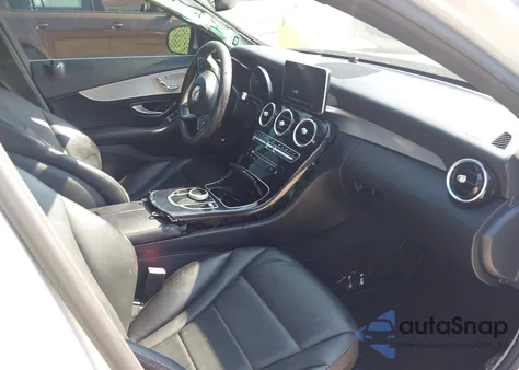 2018 Mercedes-Benz C 300 из США, поврежденный, VIN 55SWF4JB5JU259262